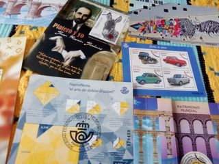 Lote de sellos y sobres  Muy especiales