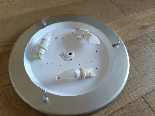 Plafón de techo plateado para tres bombillas