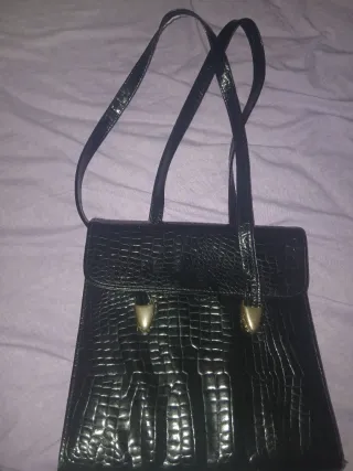Bolso negro efecto piel cocodrilo