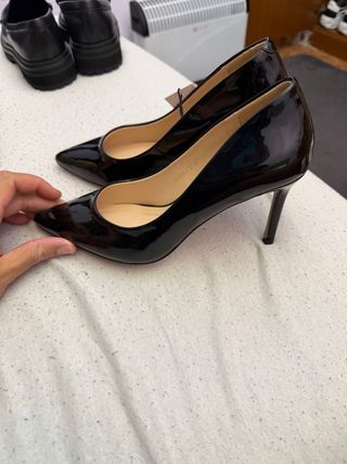 Zapatos de tacón negros charol