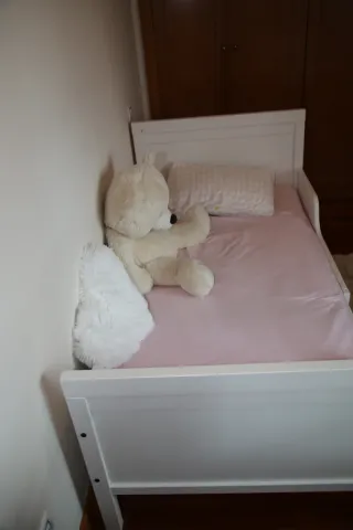 Cama infantil extensible IKEA