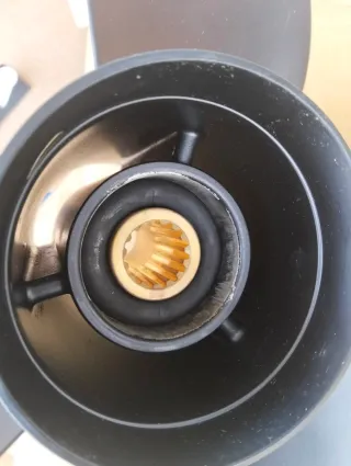 Hélice fueraborda 3411-135-15