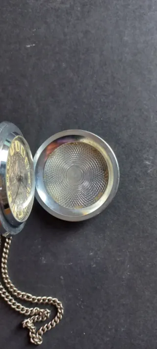 Reloj de bolsillo ruso Molnija