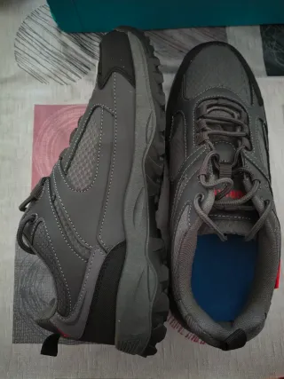 Zapatillas deportivas grises