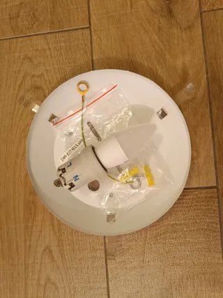 Plafón de techo cristal para una bombilla.