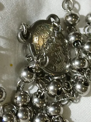 Rosario antiguo de metal y otro nacar