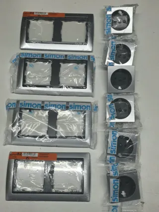 Marcos y tapas de enchufes Simón 82