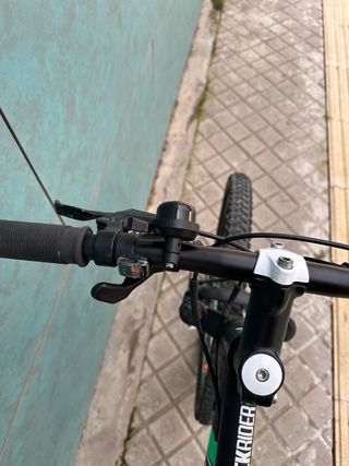 Bicicleta BTWIN Negra y Verde