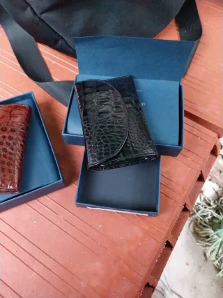 Portafoglio in pelle effetto coccodrillo