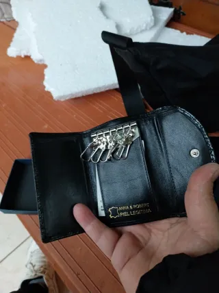 Portafoglio in pelle effetto coccodrillo