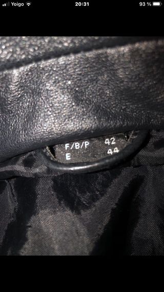 Chaqueta de piel negra