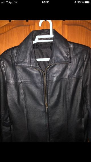 Chaqueta de piel negra