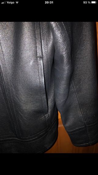 Chaqueta de piel negra