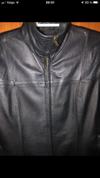 Chaqueta de piel negra