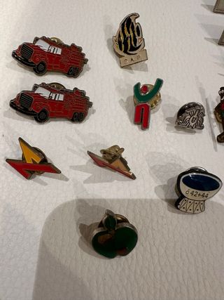 Lote de pins antiguos