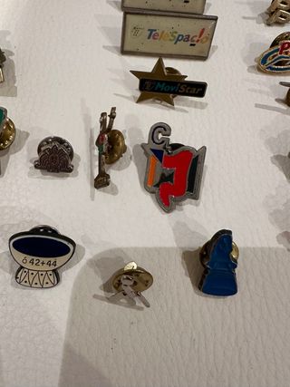 Lote de pins antiguos