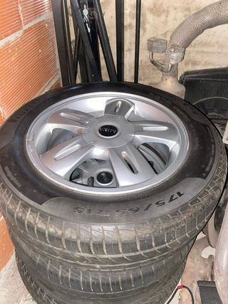 Neumaticos Mini Cooper casi nuevas