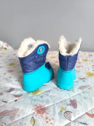 Chaqueta, pantalón y botas nieve niña/niño.