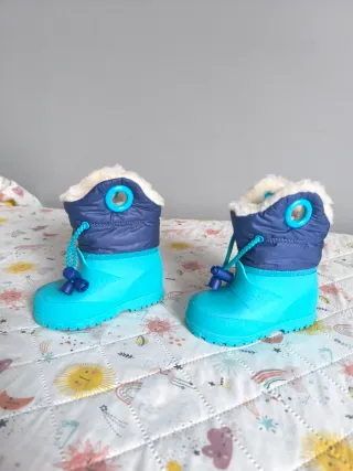 Chaqueta, pantalón y botas nieve niña/niño.