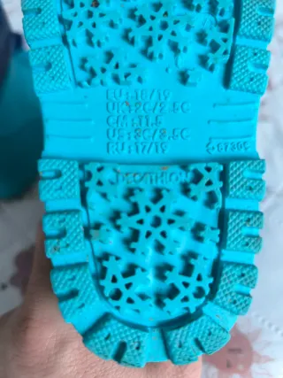 Chaqueta, pantalón y botas nieve niña/niño.