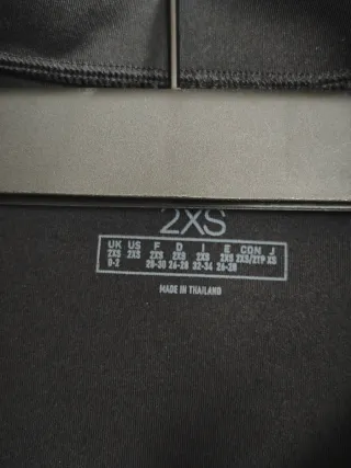 Top negro Adidas manga larga cropped