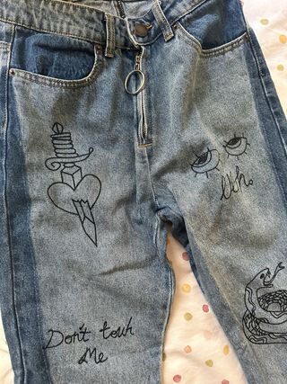 Pantalón Liquor N Poker con dibujos