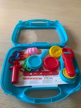 Set de plastilina con accesorios. No incluye plast