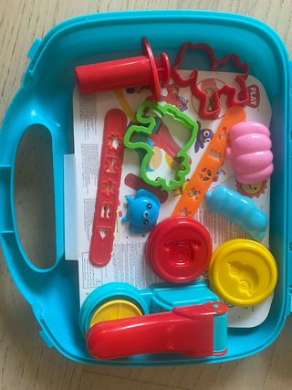 Set de plastilina con accesorios. No incluye plast