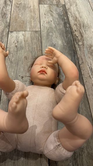 Muñeca bebé realista