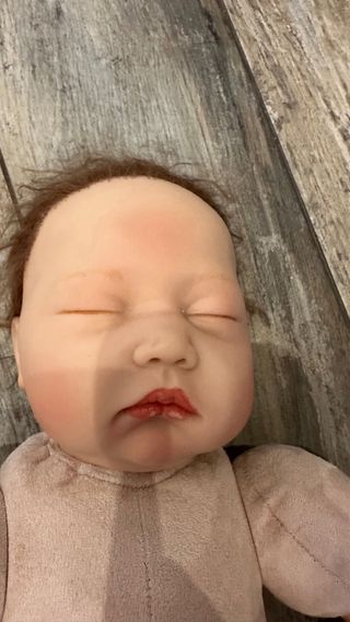 Muñeca bebé realista