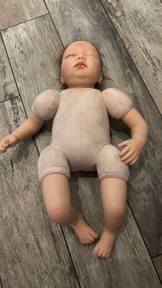 Muñeca bebé realista