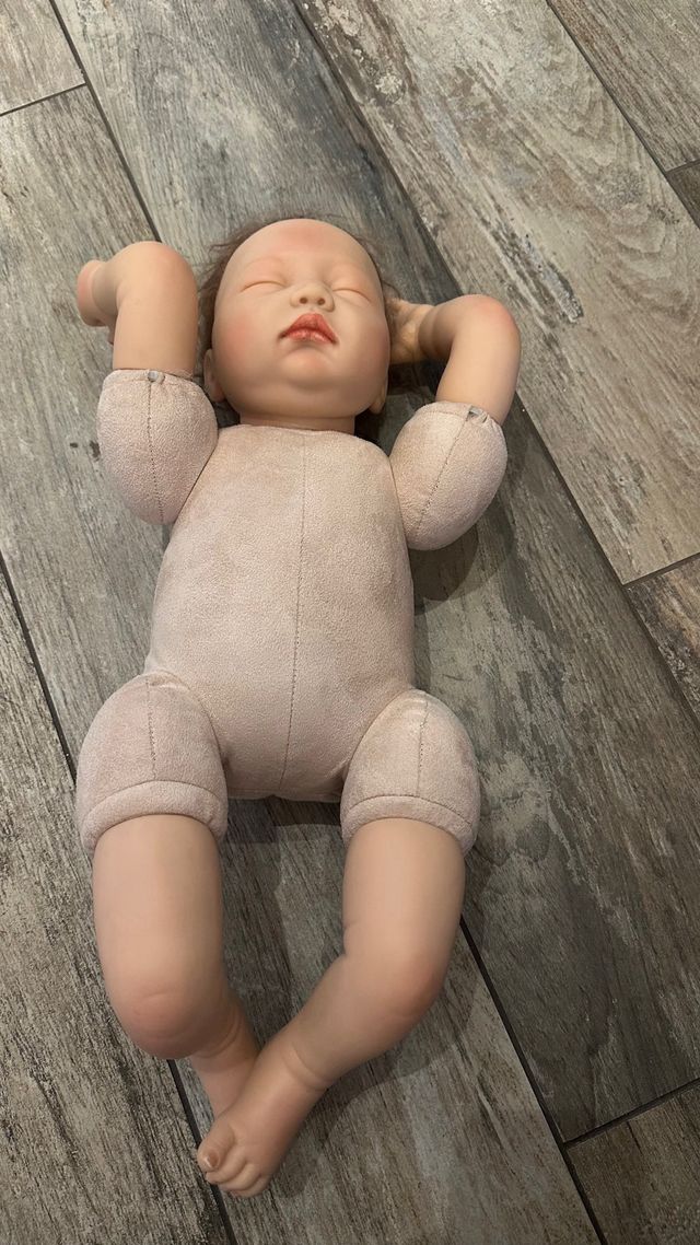 Muñeca bebé realista