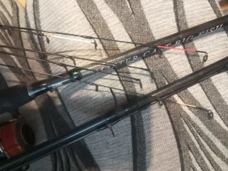 Conjunto cañas y cebadores feeder