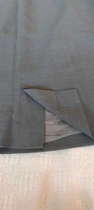 Vendo conjunto de traje con chaleco.