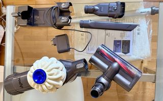Aspiradora Dyson V6 sin cable ni bolsa (escoba)