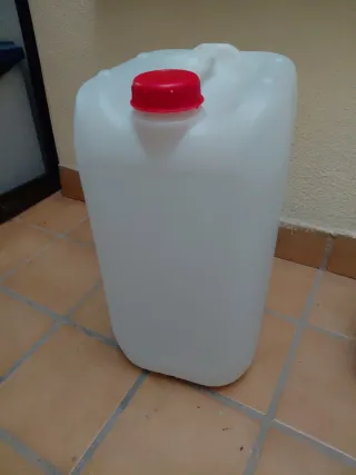 Bidon in plastica da 25 L con coperchio rosso