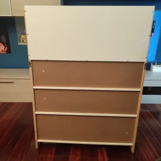 Estanteria infantil tipo Montessori de Vertbaudet