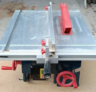 Sierra de mesa eléctrica para madera