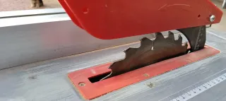 Sierra de mesa eléctrica para madera