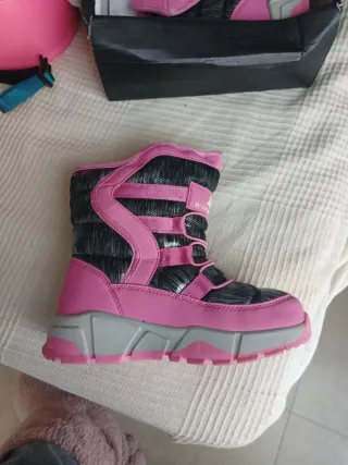 Botas de nieve rosas y negras niña