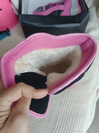 Botas de nieve rosas y negras niña