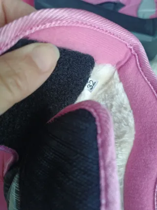 Botas de nieve rosas y negras niña