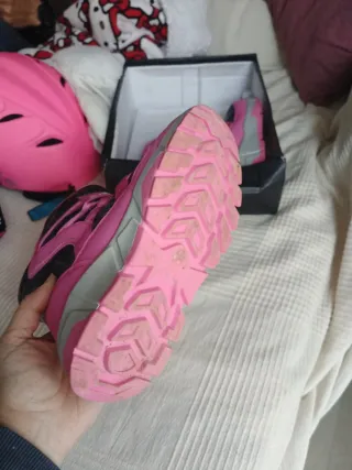 Botas de nieve rosas y negras niña