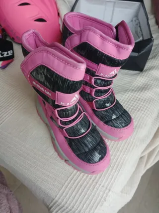Botas de nieve rosas y negras niña