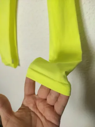 Body amarillo flúor cuello tiro alto ibiza