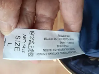 Plumífero estampado azul y multicolor