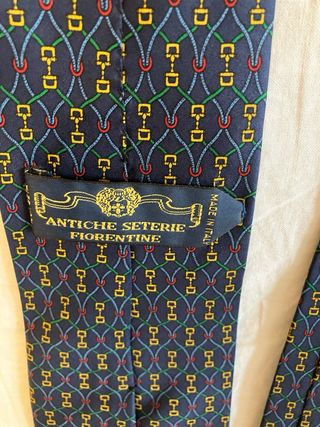 Corbatas de seda de varios diseños