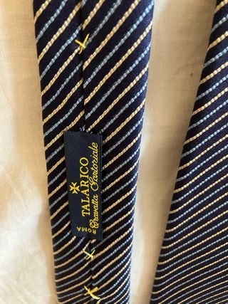 Corbatas de seda de varios diseños