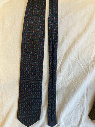 Corbatas de seda de varios diseños