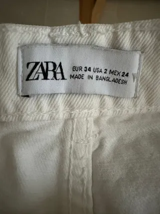 Shorts blancos vaqueros desgastados